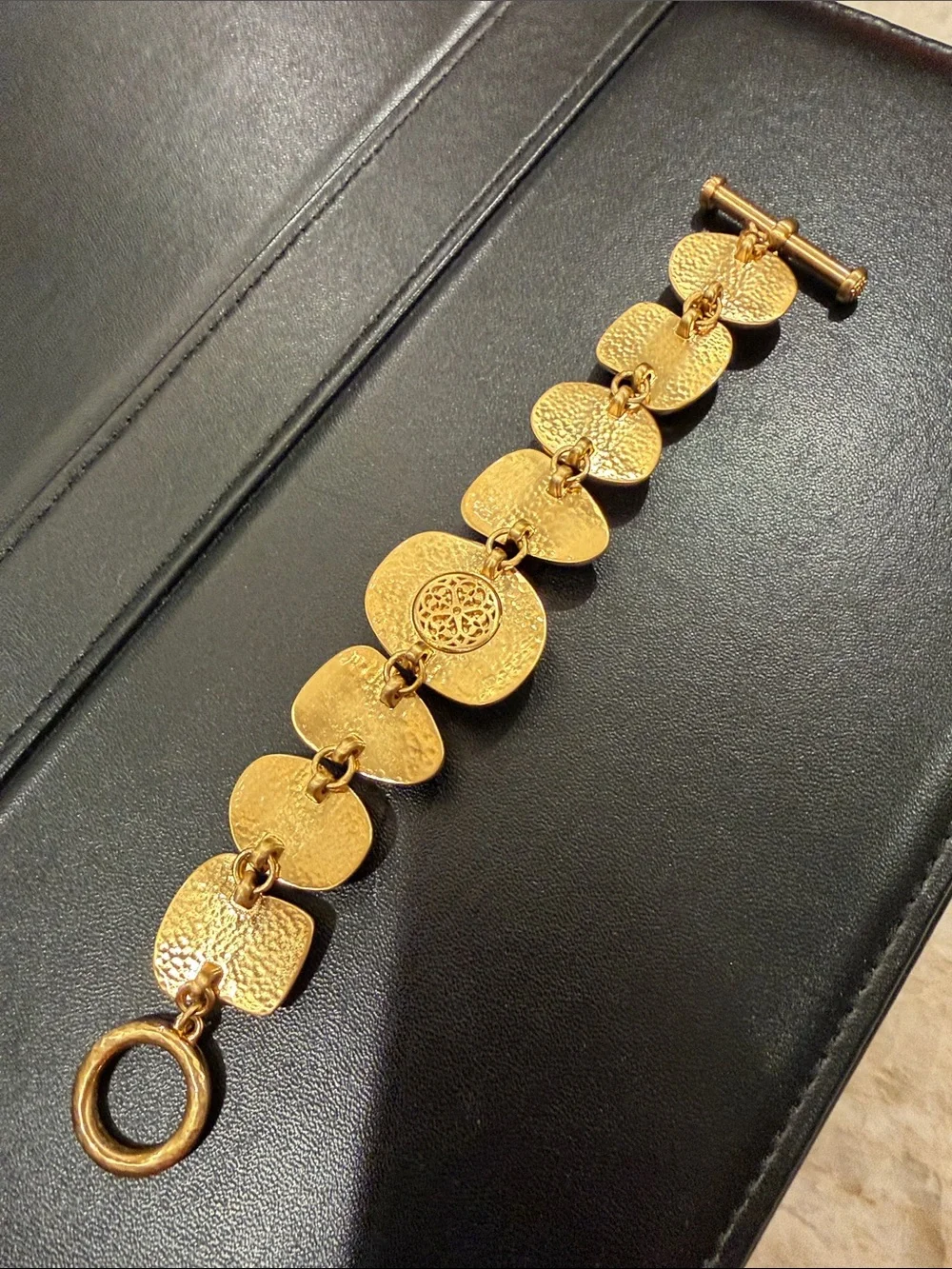 Brighton elegant gold